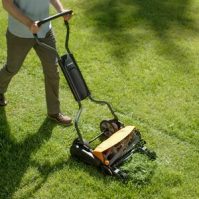 Fiskars StaySharp Reel Mower - Back to the Basics
